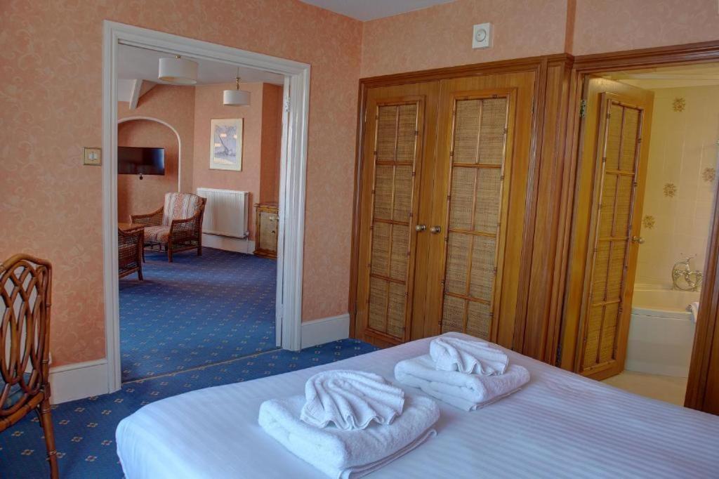 The Orwell Hotel Felixstowe Esterno foto