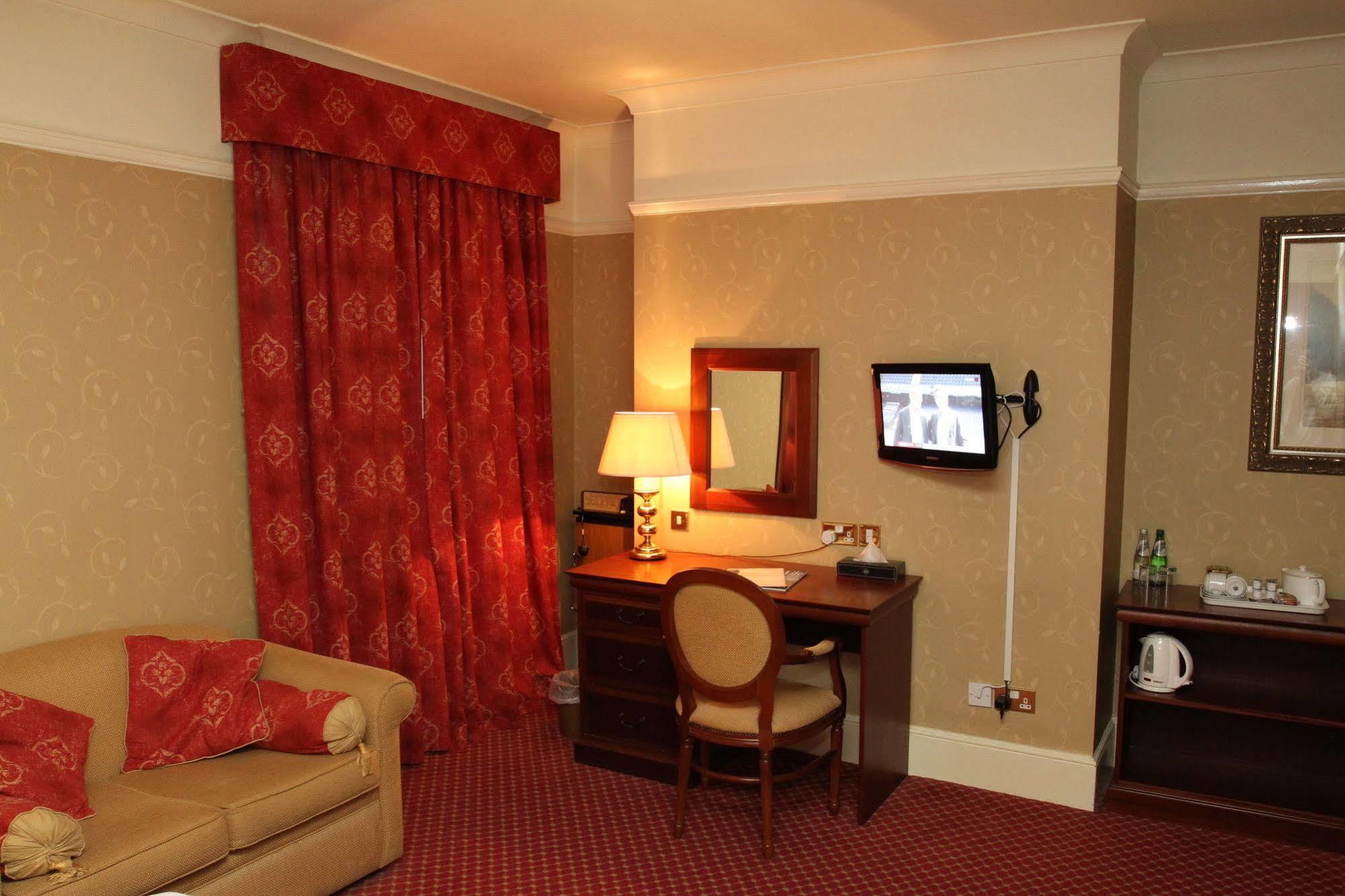 The Orwell Hotel Felixstowe Esterno foto